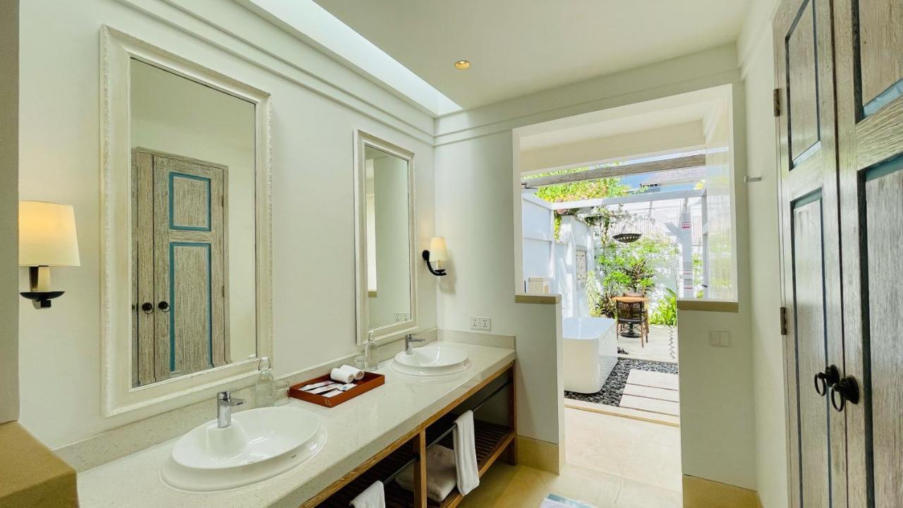 Sudamala Resort, Komodo, 라부안 바조 외부 사진 Bathroom at The Standard, East Village