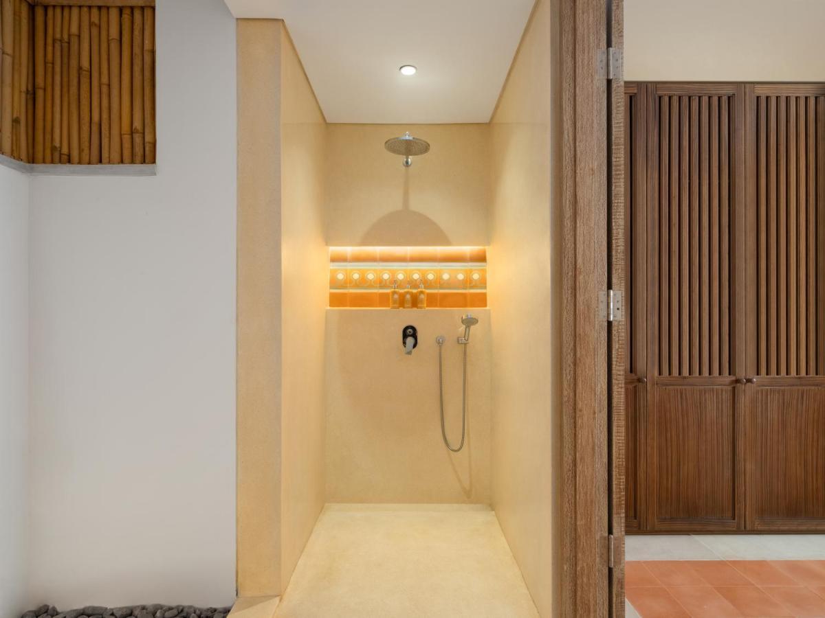Sudamala Resort, Komodo, 라부안 바조 외부 사진 A shower stall