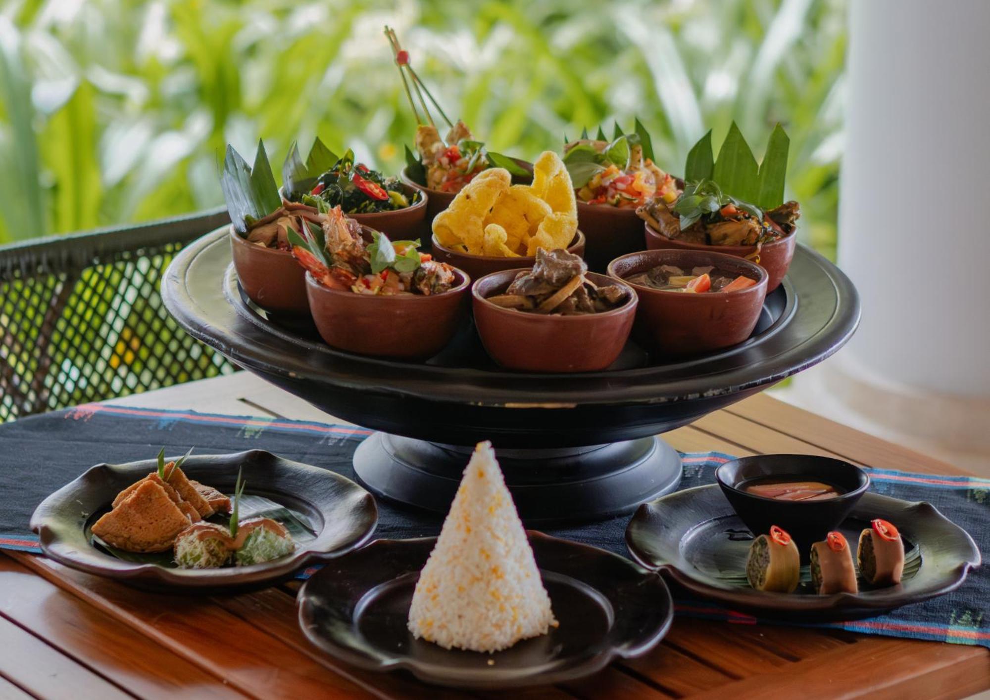 Sudamala Resort, Komodo, 라부안 바조 외부 사진 A selection of Thai cuisine