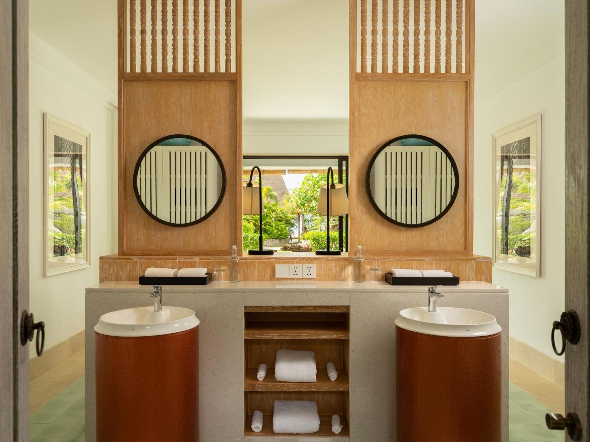Sudamala Resort, Komodo, 라부안 바조 외부 사진 Bathroom